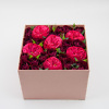 Flower box flower delivery service in Vilnius Beatričės Gėlių Namai
