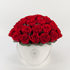 Preserved red roses in a white box - Image 3
