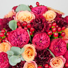 Red toned day bouquet - Image 3