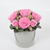 Preserved roses in a flower box